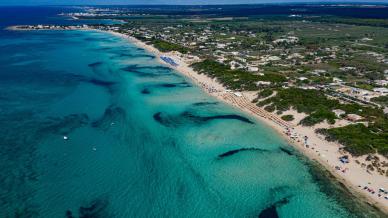 In vacanza sulla spiaggia di Punta Prosciutto, in Puglia