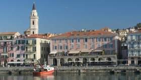 Tour a Oneglia, borgo marinaro perla della riviera ligure