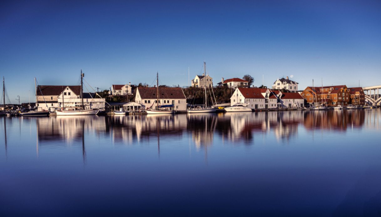 Piccole abitazioni del villaggio di Haugesund, cuore vichingo della Norvegia