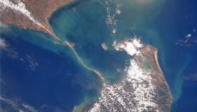 L’oceano restituisce il ponte che collegava India e Sri Lanka