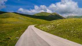 strada-gran-sasso-abruzzo