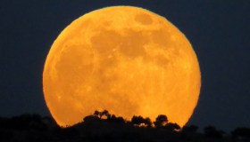 La notte della Superluna: le condizioni meteo e dove osservarla meglio