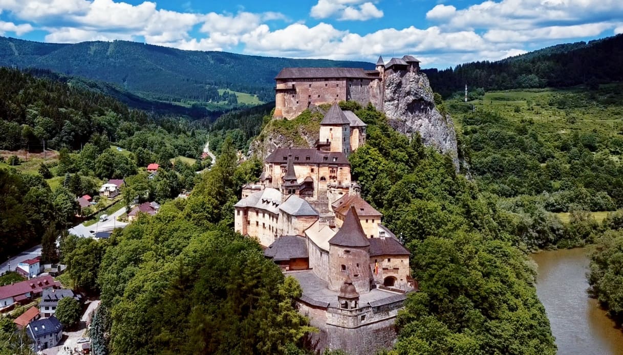 A Orava, in Slovacchia, puoi visitare il castello di Nosferatu
