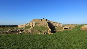 Monte_Accoddi_sardegna-w