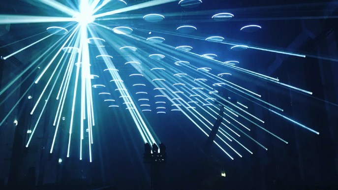 Berlino, inaugurata Skalar, la mega installazione di luci e suoni per il Kraftwerk