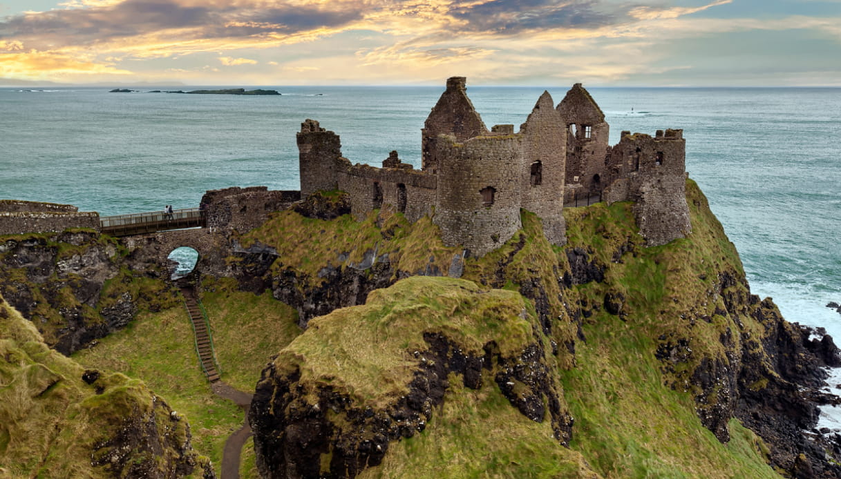 Dunluce Castle in Irlanda