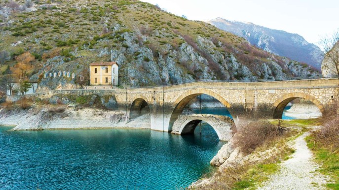 Visitare i luoghi più suggestivi dell’Abruzzo con il ciclotreno