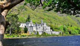 Kylemore Abbey: dove si trova e cosa vedere in quest’angolo di Irlanda