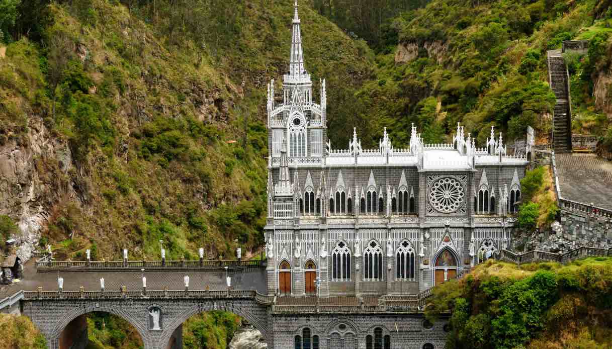In Colombia, lo spettacolo del santuario di Las Lajas