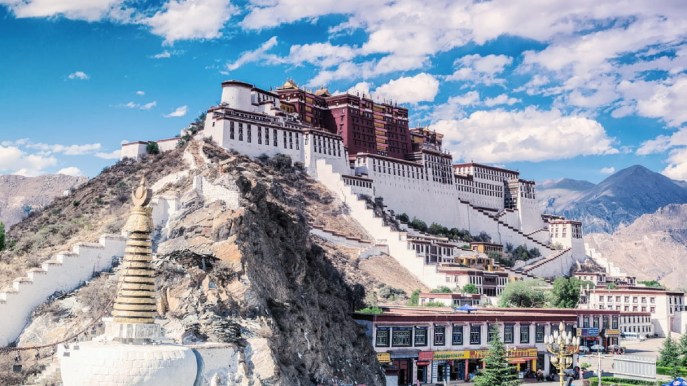 Alla scoperta di Lhasa, dove non esiste Facebook e si mangiano yak