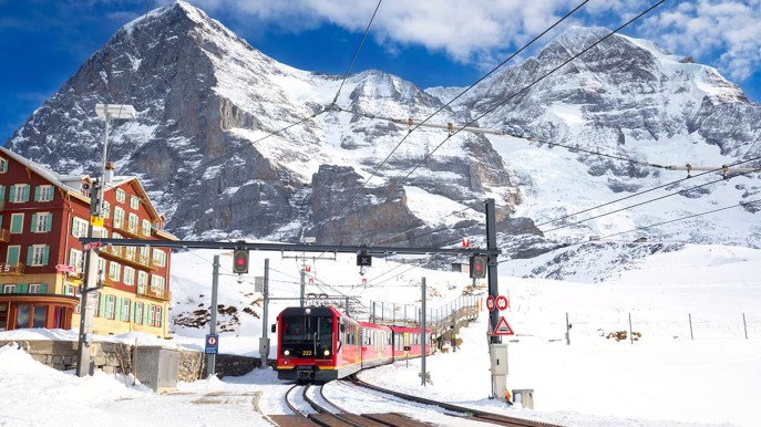 Sciare sulle Alpi, ecco perché conviene andarci in treno