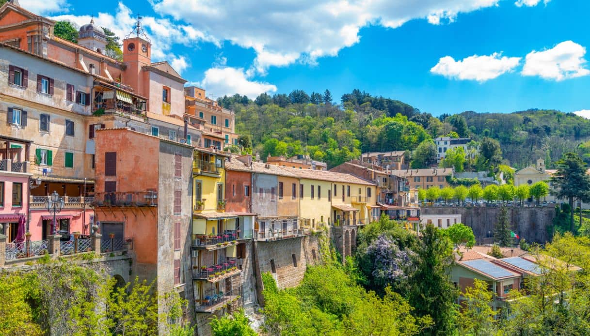 Scorcio panoramico del borgo di Nemi, Lazio