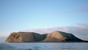 Surtsey, la neonata isola islandese vietata all’uomo