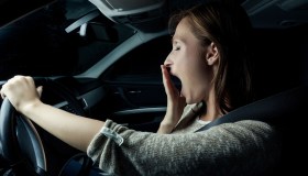 Viaggi in auto: chilometri di emozioni… ma occhio ai colpi di sonno