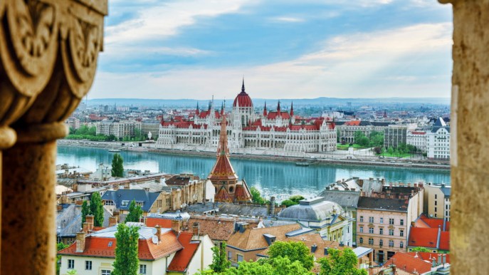Budapest, la perla low cost sul Danubio