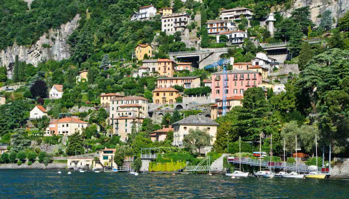 Moltrasio, sul Lago di Como, diventa un set cinematografico con Jennifer Aniston
