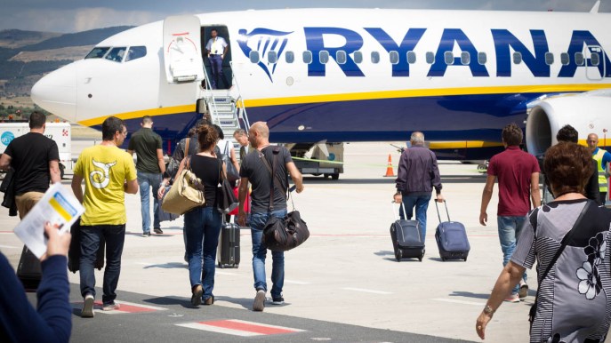 Ryanair, parte oggi la nuova politica sul bagaglio a mano