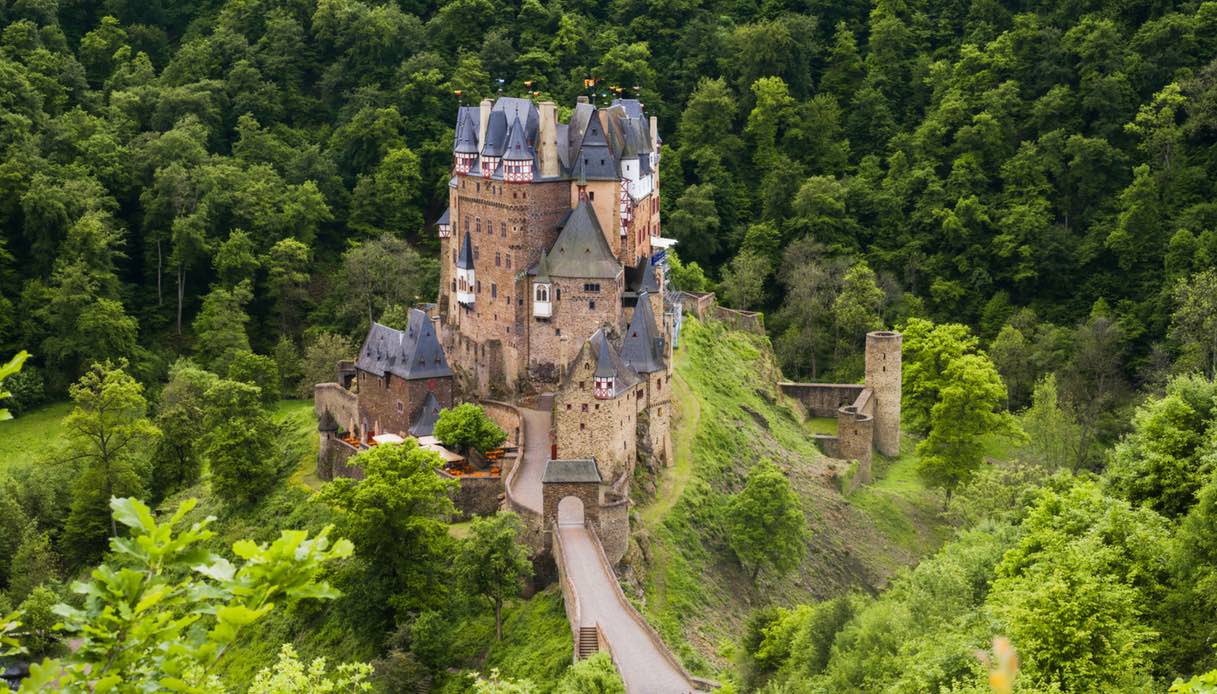 In Germania Alla Scoperta Dello Straordinario Castello Di Eltz Siviaggia