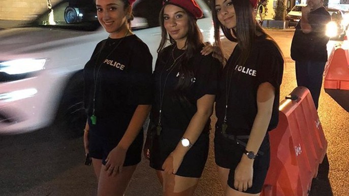 Libano, donne poliziotto in shorts per attirare i turisti