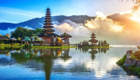 I templi di Bali rischiano di chiudere per colpa dei turisti