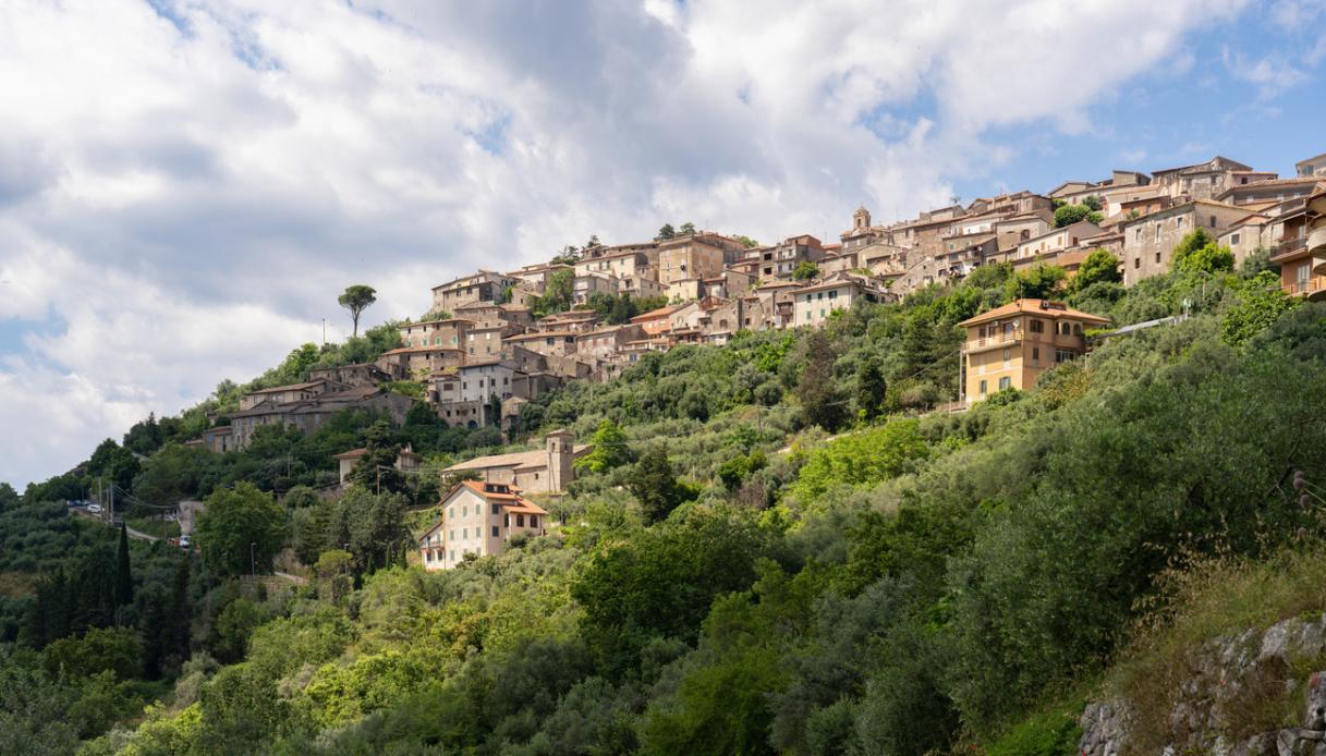 Castro dei Volsci, il borgo che sembra galleggiare sulle nuvole