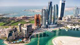 Abu Dhabi, i palazzi e le architetture più incredibili del mondo sono qui