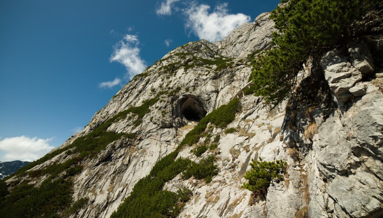 Eisriesenwelt, si trovano in Austria le grotte più spettacolari d'Europa