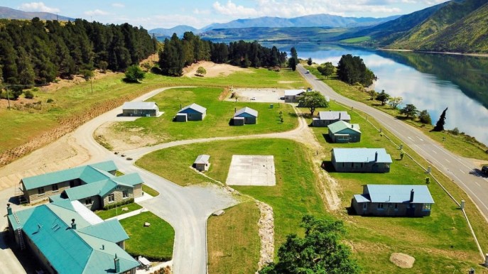 In Nuova Zelanda, si può acquistare un’intera città dal fascino idilliaco