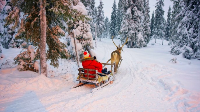 Lapponia, viaggio nel villaggio di Babbo Natale ma senza neve