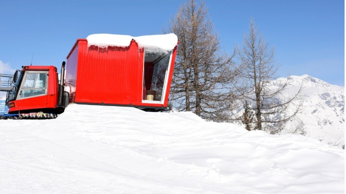 Valtellina, ecco la suite dentro il gatto delle nevi a Valmalenco
