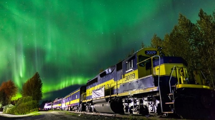 Il Natale più magico si trascorre in treno, sotto l’aurora boreale