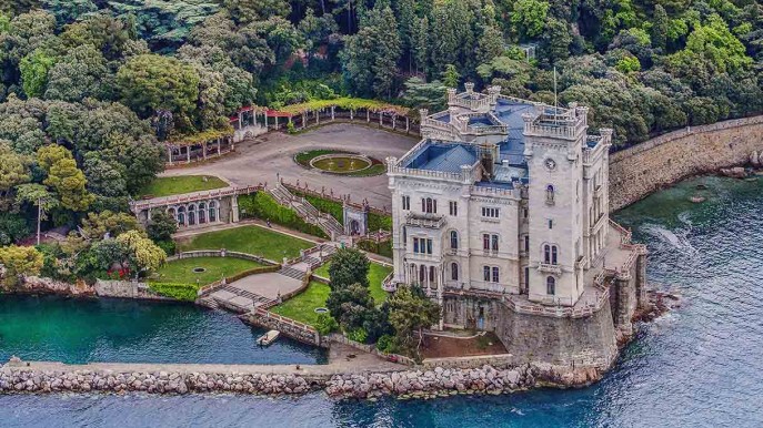 Trieste, l’incantevole magia del Castello di Miramare