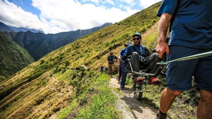In sedia a rotelle, lungo l’Inca Trail: l’impresa di Álvaro e Isabel