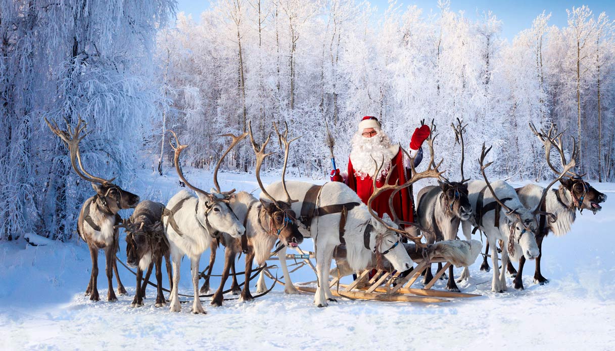 Babbo Natale parte da Rovaniemi con la slitta
