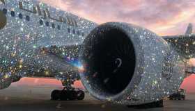 L’aereo Emirates tempestato di diamanti fa impazzire il web