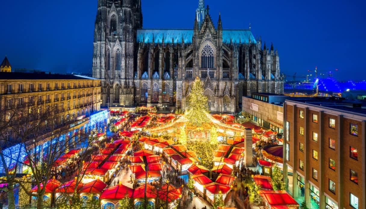 Il mercatino di Colonia e la sfida degli alberi di Natale