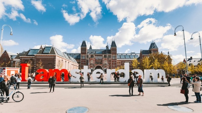 La scritta rossa e bianca simbolo di Amsterdam non ci sarà più