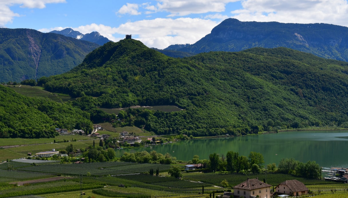 Caldaro La Befana vien di notte location