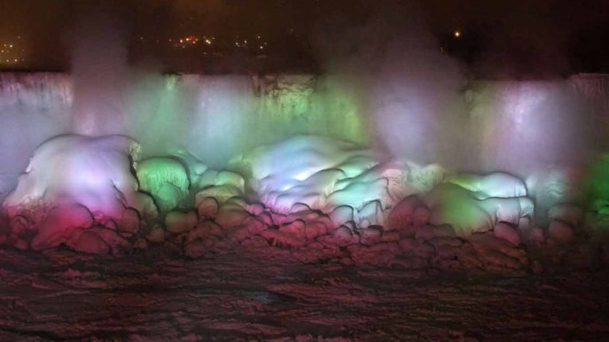 Le cascate del Niagara ghiacciate danno spettacolo