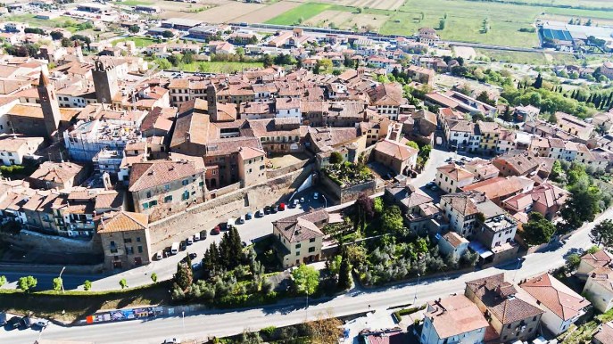 Monte San Savino, il borgo toscano con un borgo dentro