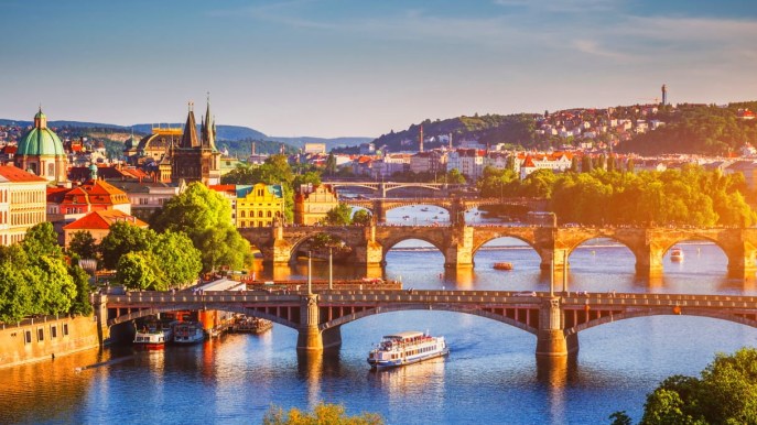 Le meraviglie della città viste dal fiume di Praga