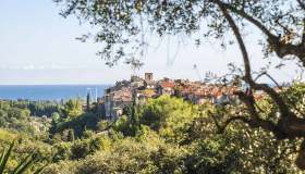 Biot, il borgo degli artisti della Francia che gli italiani adorano