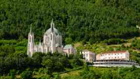 Castelpetroso, il borgo del Molise con uno splendido santuario