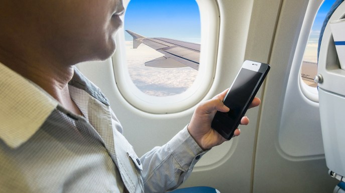 Si può guardare SkyGo e DAZN dal cellulare sull’aereo?