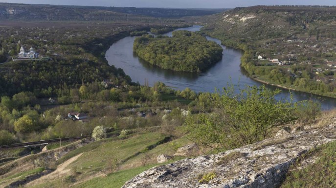 In Moldova esiste un lago a forma di cuore