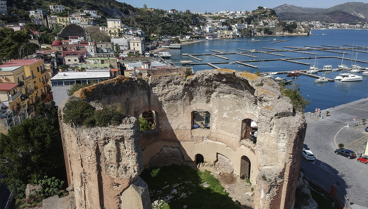 tempio-venere-baia-campi-flegrei