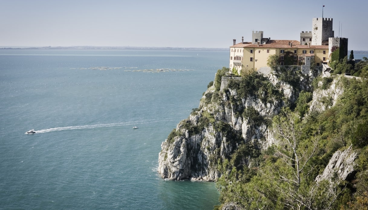 Duino vicino a Triste e il suo castello