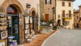 Deruta, il borgo dell'Umbria che celebra la ceramica