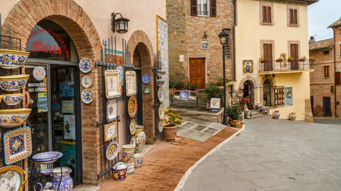 Deruta, il borgo dell’Umbria che celebra la ceramica