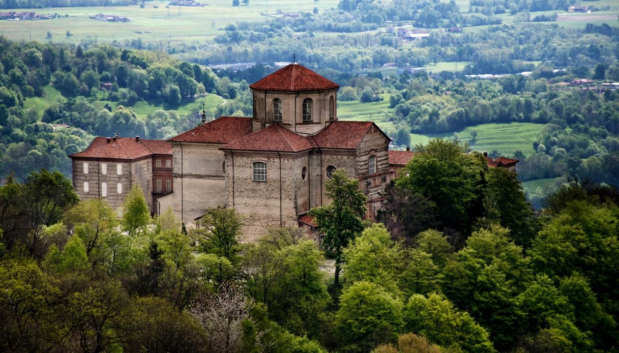 Lo splendido Santuario di Graglia, una delle tappe del Cammino Oropa